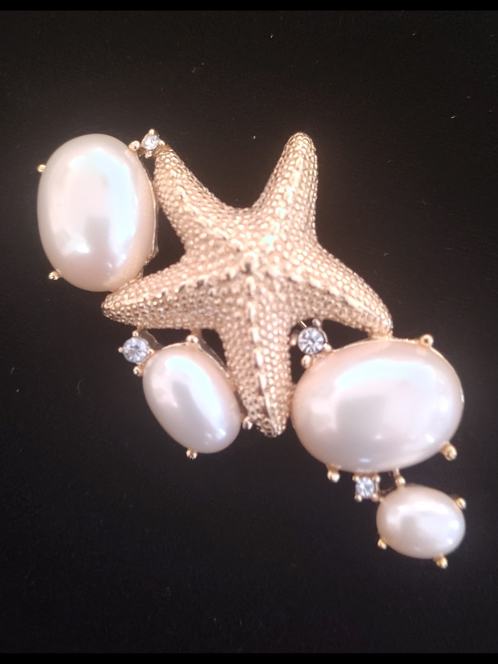 Trifari Under The Sea Gold Starfish Brooch with Pearlescent Drops